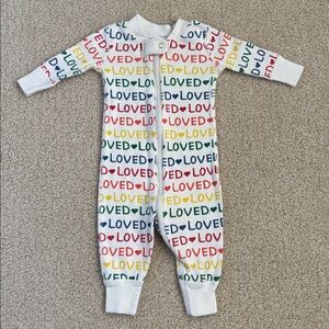 Hanna Andersson Baby Zip Sleeper In Organic Cotton in rainbow loved print, 0-3mo